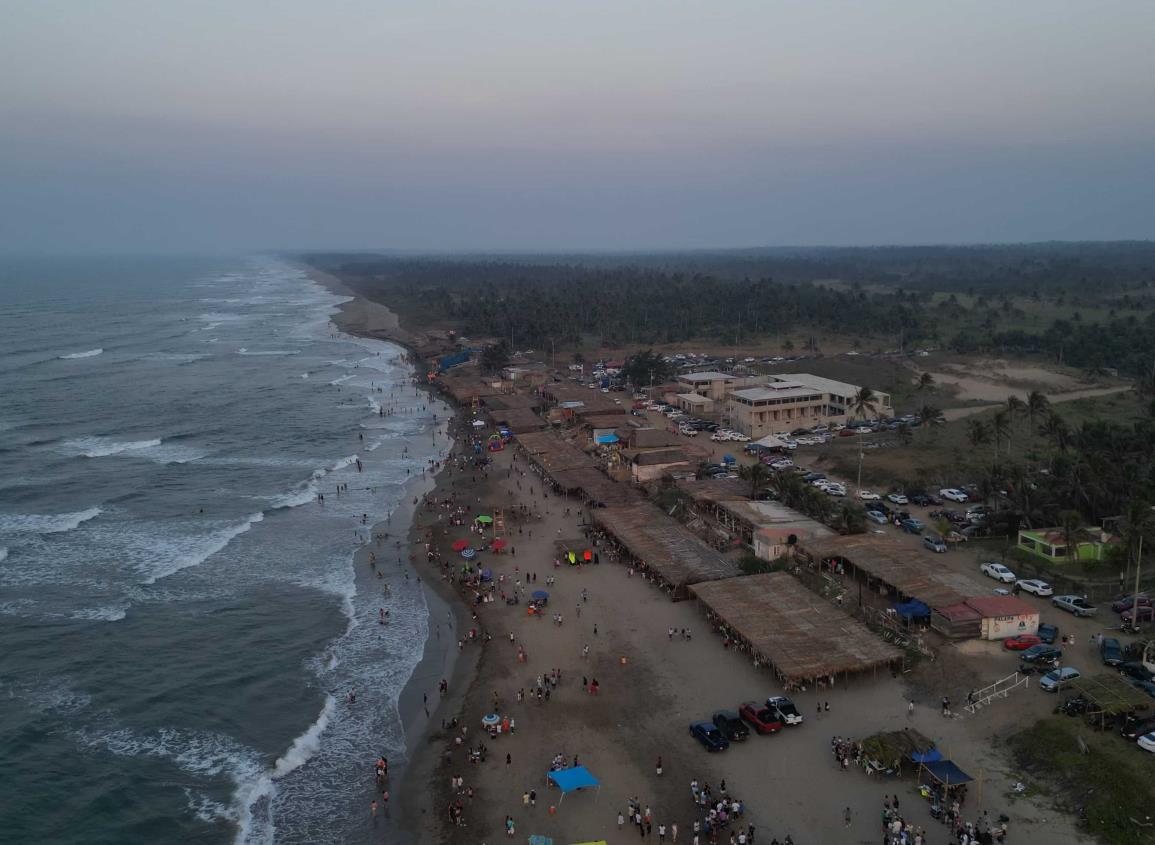 Avance del mar y oleaje afectan zona de playa Las Palmitas en temporada vacacional