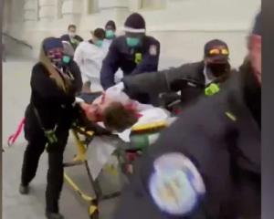 Una mujer herida de bala en el asalto al Capitolio de Estados Unidos
